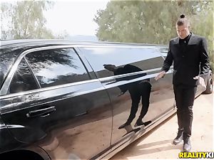 Jessa Rhodes pulverized in the limo
